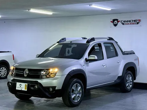 Renault Oroch 2.0 intens 4x4 mecanica (financiamiento) 1 dueño
