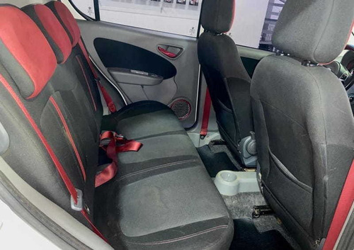 Imagem 10 de 15 de Fiat Palio Sporting 1.6 16v Flex 4p. Mec. 2015