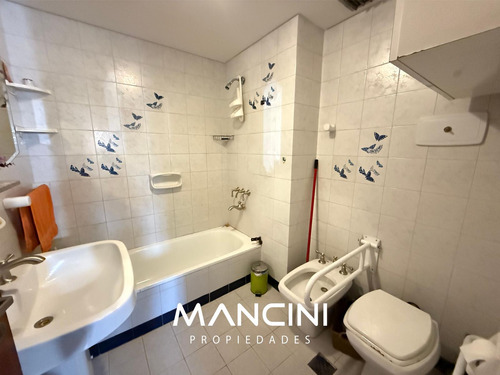 Apto Crédito - Casa En Venta De 5 Ambientes Con Cochera, Quincho Y Piscina - Villa Ballester