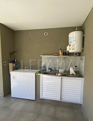 Venta Casa 4 Ambientes Cochera Piscina. Ituzaingo