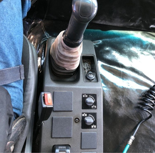 Imagem 8 de 10 de Iveco Baú