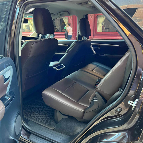 Imagen 12 de 25 de Toyota Sw4 2019 2.8 Srx 177cv 4x4 7as At Automatica Lucsc