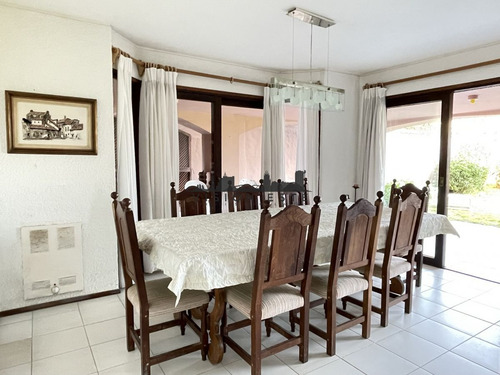 Apartamento En Venta En Manantiales, Primera Linea 3 Dormitorios
