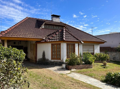 Casa Del Tipo Quinta Ubicada En La Zona Centrica De Pontevedra