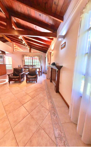 Venta- Casa En Una Planta En El Sosiego, Canning