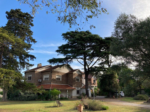Quinta En Venta - 6 Dormitorios 5 Baños - Pileta - 3742 Mts2 - Moreno