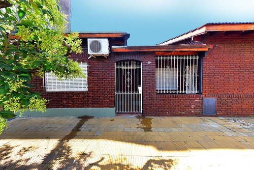 Venta Casa 4 Amb Pileta Lomas Del Mirador Renovada