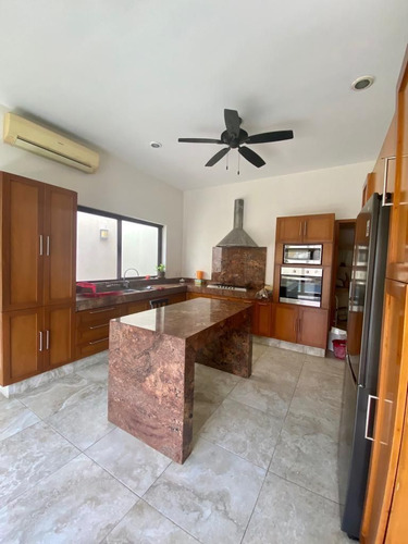 Residencia En Renta En La Mejor Privada De Altabrisa