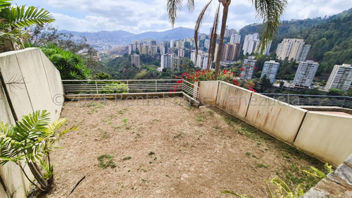 Ana Torres. Townhouse En Venta 24-23609 En Lomas De Prados Del Este