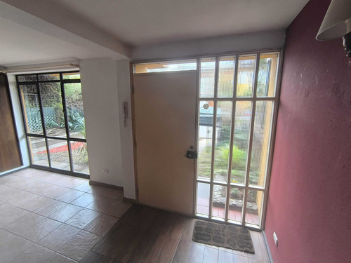 Amplia Y Bella Casa En Arriendo La Reina (104407)