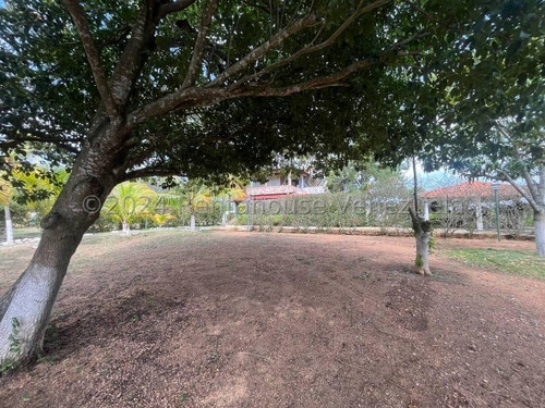 Mayra Lara Rah Vende Amplia Y Bella Casa Campestre En Conjunto Privado, El Manzano, Son 4.197mts2, 3 Hab., 4 Baños, Anexo Para El Servicio, Piscina, Tanque Subterráneo Con Bombas E Hidroneumático