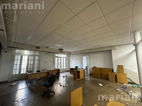 Alq - Local De 2.500m2 En 3 Plantas - Av. Belgrano 900