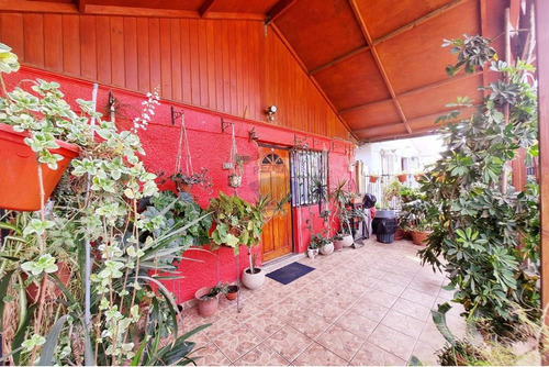 Amplia Casa Con Excelente Conectividad