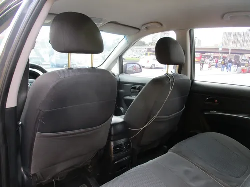 Kia Carens RONDO EX 4X2 2000CC MT AA