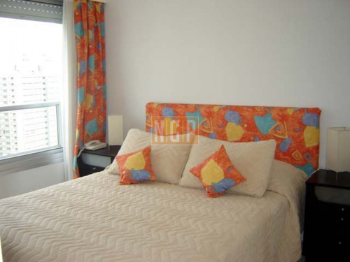 Apartamento En Mansa, 2 Dormitorios - Ref: 1637