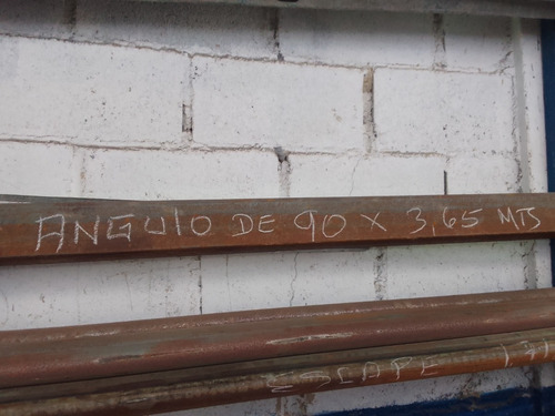 Angulo De Hierro De 0.90 X 0.90mm X 3.65 Mts X 7 Mm De Espes (Usado)