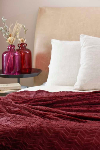 Frazada Mariages Home Salamanca Flannel edredón color bordó con diseño liso de 240cm x 230cm