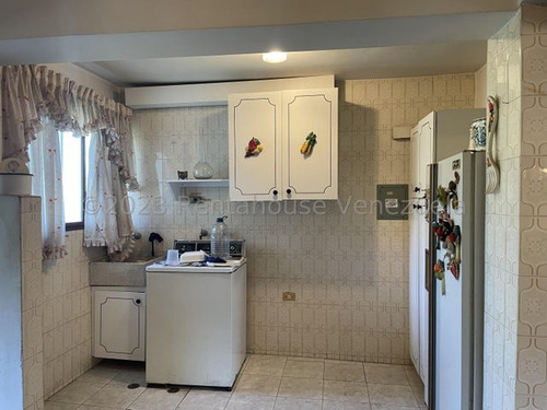 Amplio, Cómodo Y Acogedor Apartamento En Venta En Colinas De Santa Mónica Mls#25-4826 - Jca