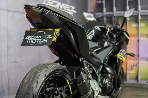 Yamaha R3 2015