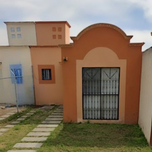 Venta De Casa En Cto. Toronjil, Hacienda Los Fresnos, Jalisco. Jtc052