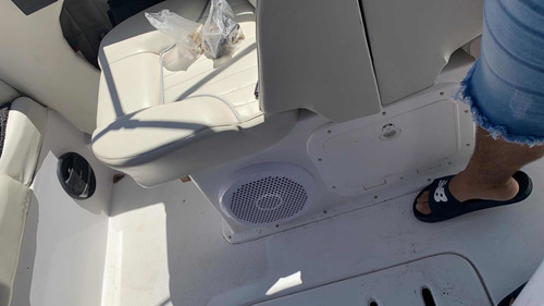Imagen 13 de 15 de Lancha Naval Center 210 Cuddy Motor 150 Hp E-tec