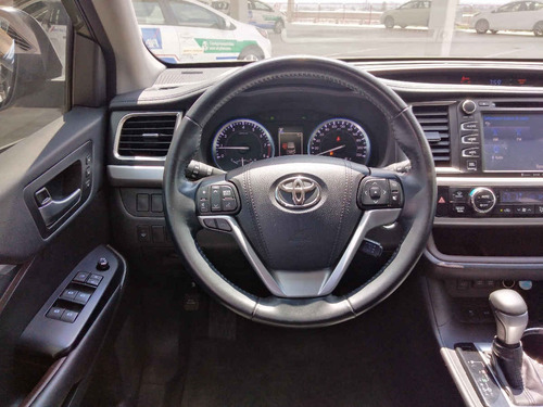 Imagen 11 de 14 de Toyota Highlander 2018 Limited Pr V6/3.5 Aut