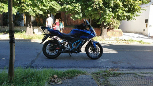 Rouser As 200