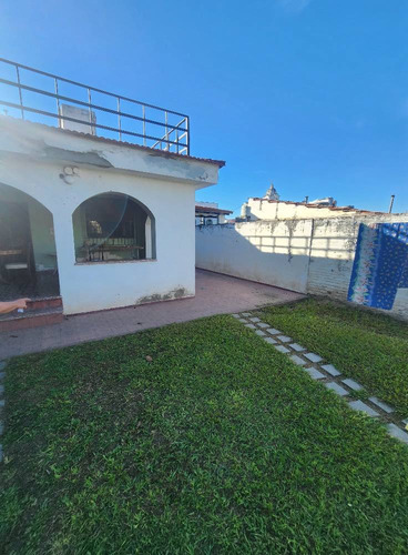 Bellisima Propiedad Frente A Colegio Peña