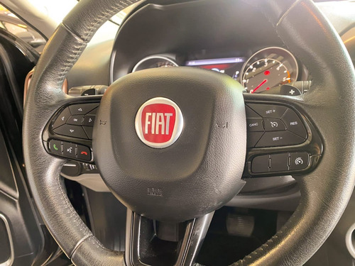 Imagem 6 de 10 de Fiat Toro Volcano Turbo 4x4 2019