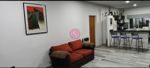 Casa En Venta En De Vicenzo Grande, Del Viso, Pilar