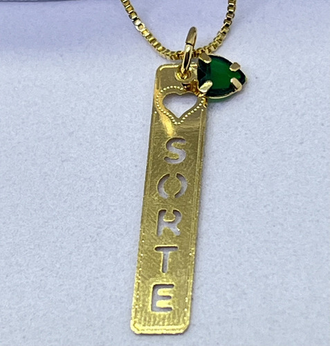 Colar Sorte Com Coração Pedra Cor Esmeralda Semijoia! Cor Dourado