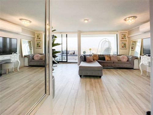 Departamento En Venta De 3 Dormitorios. En Las Condes