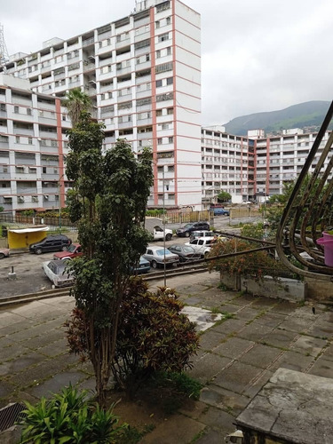 Imagen 1 de 16 de Se Vende Apartamento Duplex 68m2 Caricuao Ud7