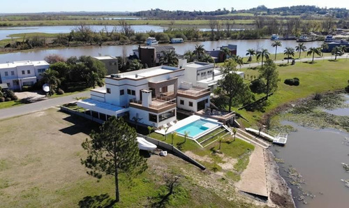 Imagen 6 de 19 de Esplendida Casa De 3 Dormitorios, 3 Baños, Pileta, Cochera