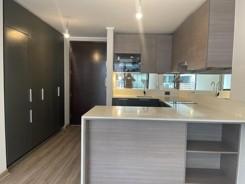 Arriendo Depto 2d 2b, Con Terraza Y Gran Conectividad