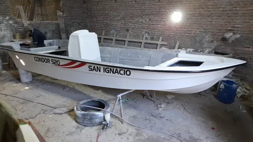 Lancha Tracker Condor 520 Base 1 Con Consola