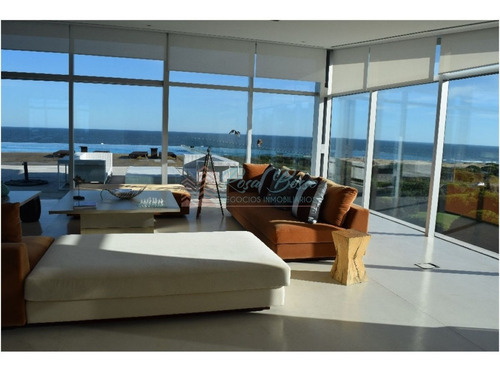 Apartamento En Brava, 4 Dormitorios *- Ref: 2560