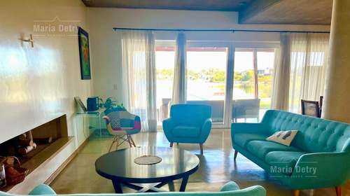 Alquiler Casa Al Lago En Barrio Santa Teresa, 4 Dormitorios