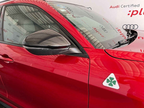 Alfa Romeo Stelvio 2.9L Quadrifoglio Verde V6 Bi-Turbo At