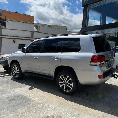 Imagen 8 de 8 de Toyota Land Cruiser Vx L200