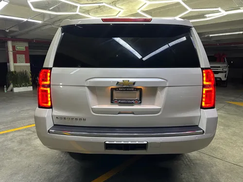 Chevrolet Suburban 5.3 Ltz V8 4wd 2da Cubo At