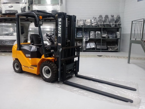 Autoelevador Mitsubishi Samuk Diesel 52 Hp 2.5 Toneladas