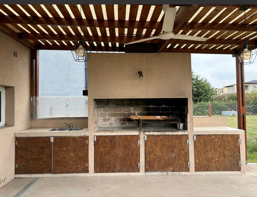Casa En 3 Dormitorios Mas Estudio San Alfonso Pilar Del Este