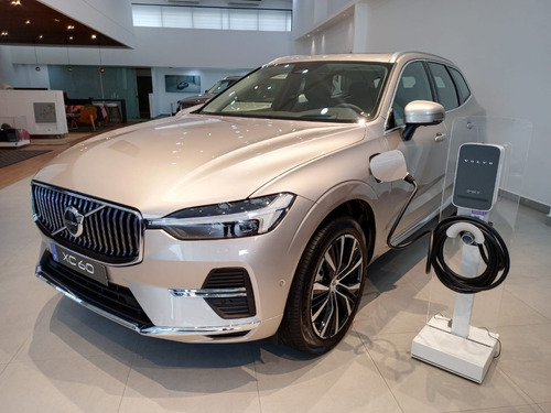 Volvo XC60 PLUS T8