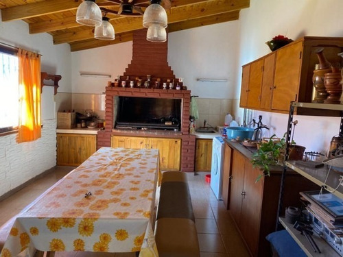 Imagen 9 de 21 de Chalet En Venta En Barrio Fortunato De La Plaza
