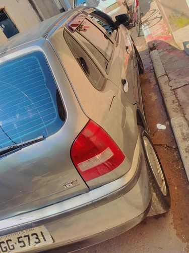 Imagem 4 de 7 de Volkswagen Gol 2002 1.0 16v Power 5p