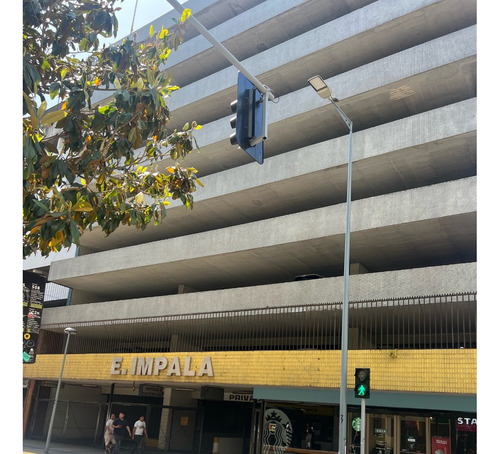 Excelente Estacionamiento Miraflores / Monjitas