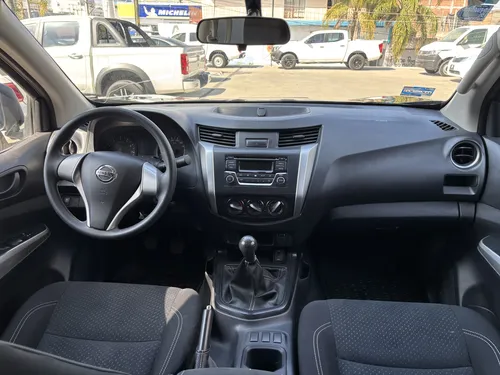 Nissan NP300 2.4 Doble Cabina Se Aa Pack Seg Mt