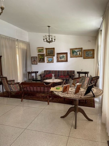 Imagen 3 de 12 de Se Vende Casa 300m2 5h/5b/4p Santa Marta 4548