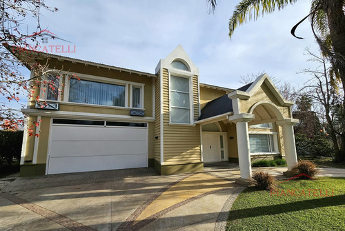 Venta De Casa En Campos De Alvarez Con 4 Habitaciones